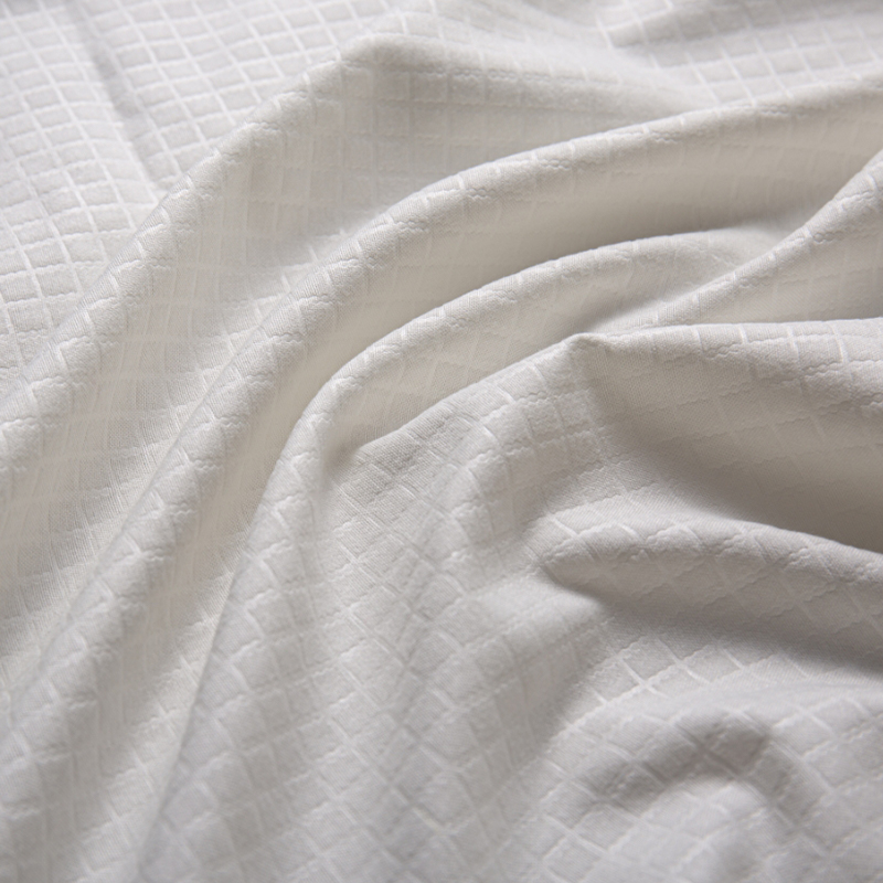 Polyester mikrofiber farvet sengetøj præget stof